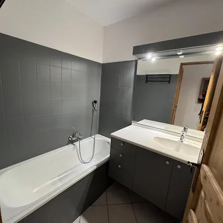 Petit Refuge Apartment *